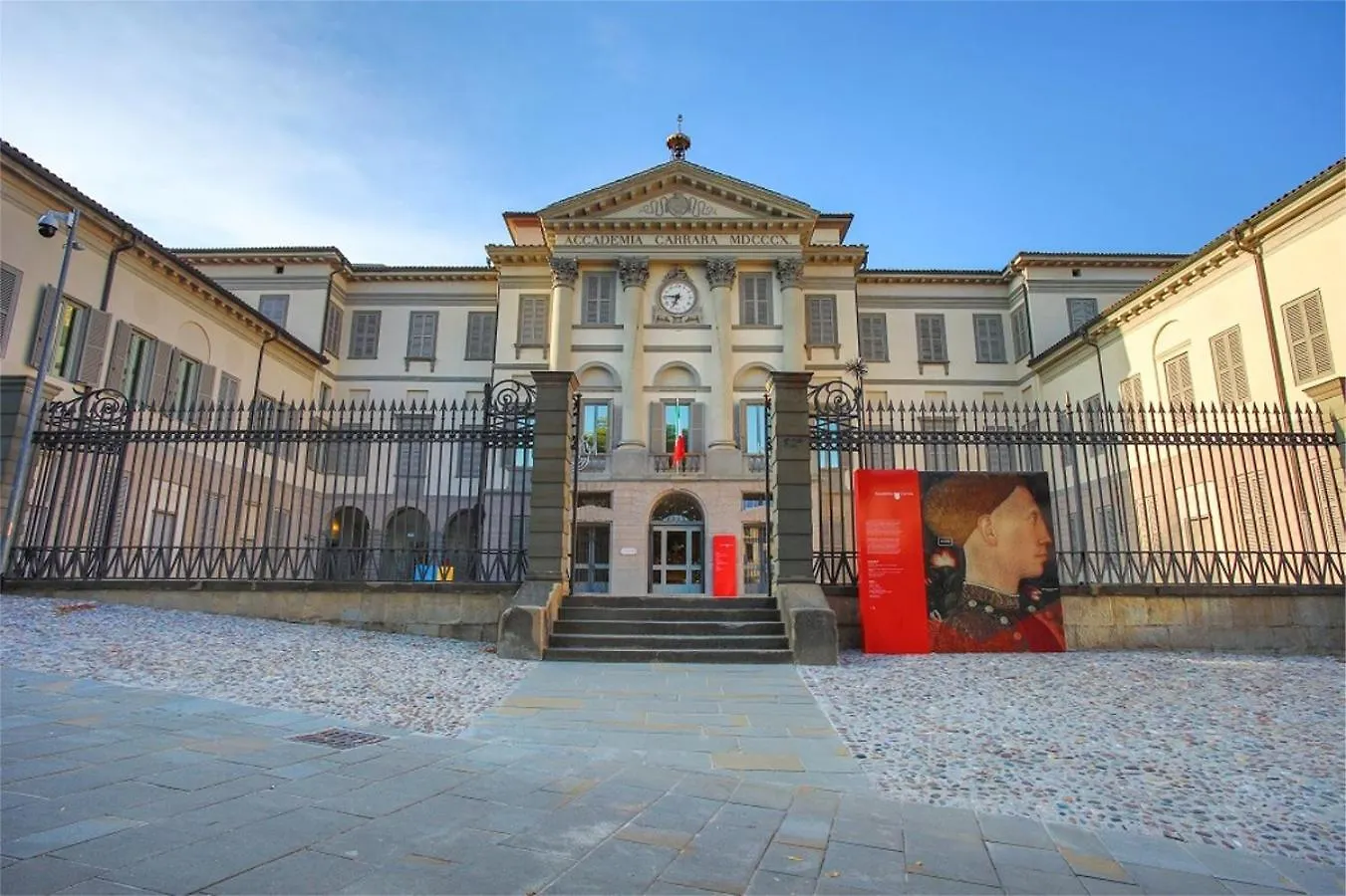Central Luxury Apt W Garage Happy Home Bergamo Apartment