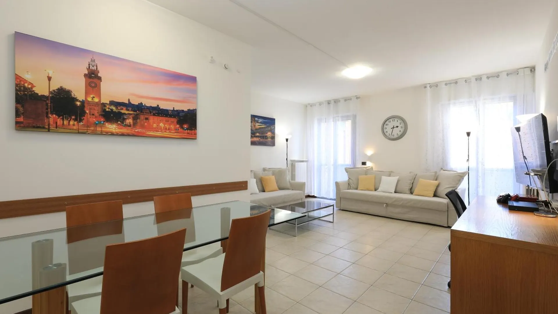 Central Luxury Apt W Garage Happy Home Bergamo Italy