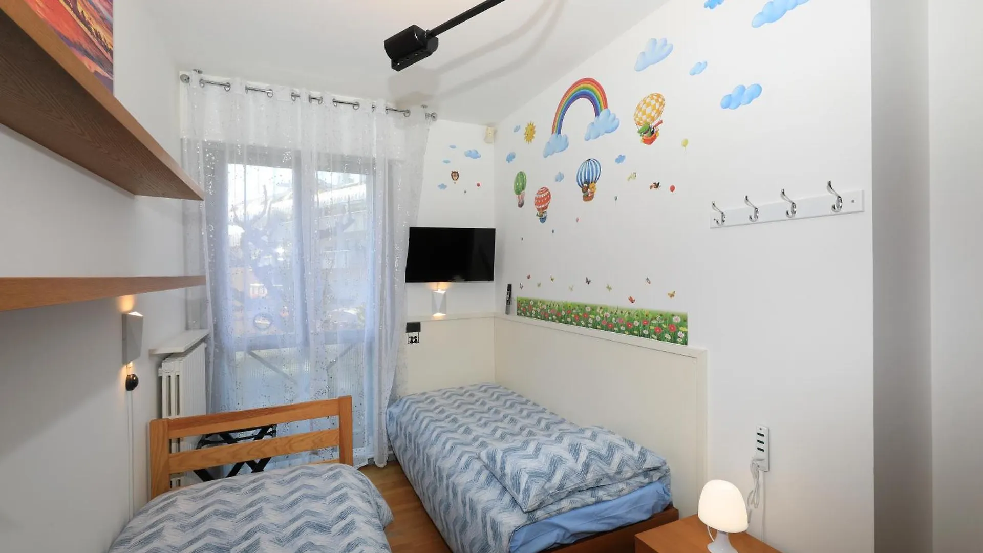 Central Luxury Apt W Garage Happy Home Bergamo Apartment